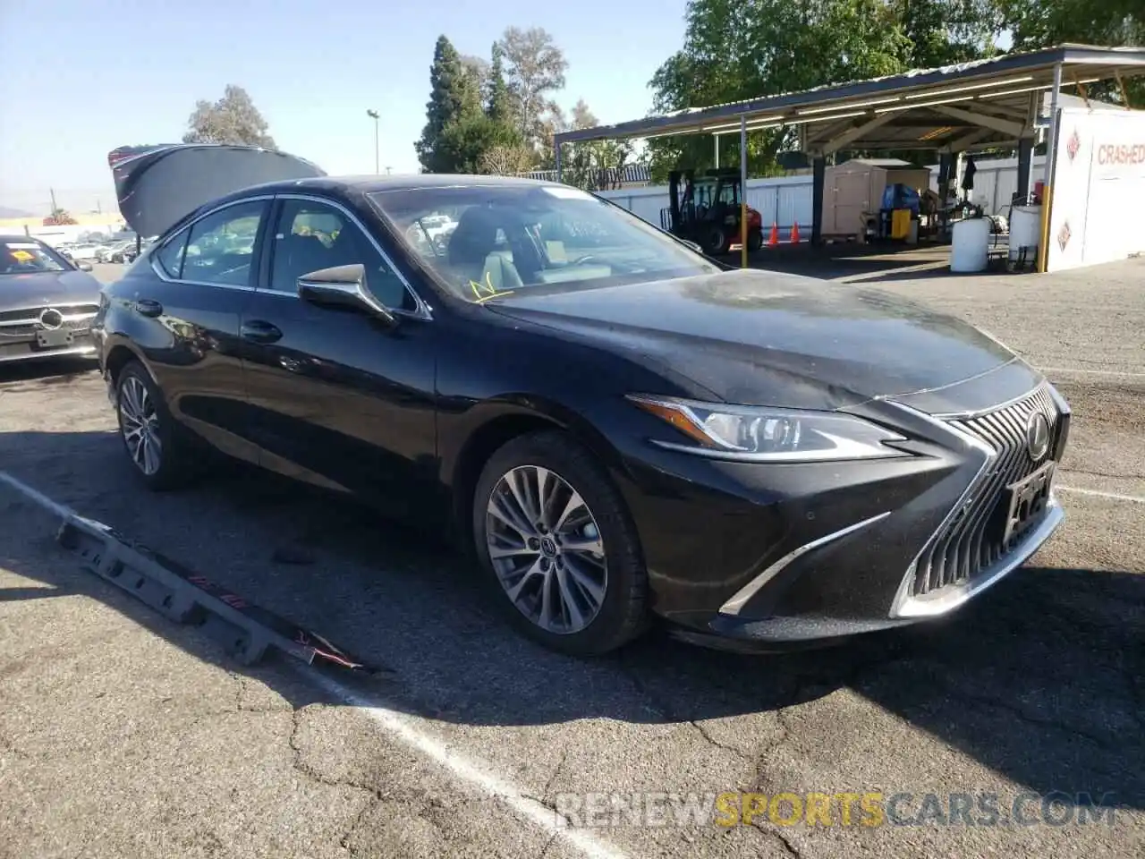 1 Photograph of a damaged car 58ADZ1B12LU056705 LEXUS ES350 2020