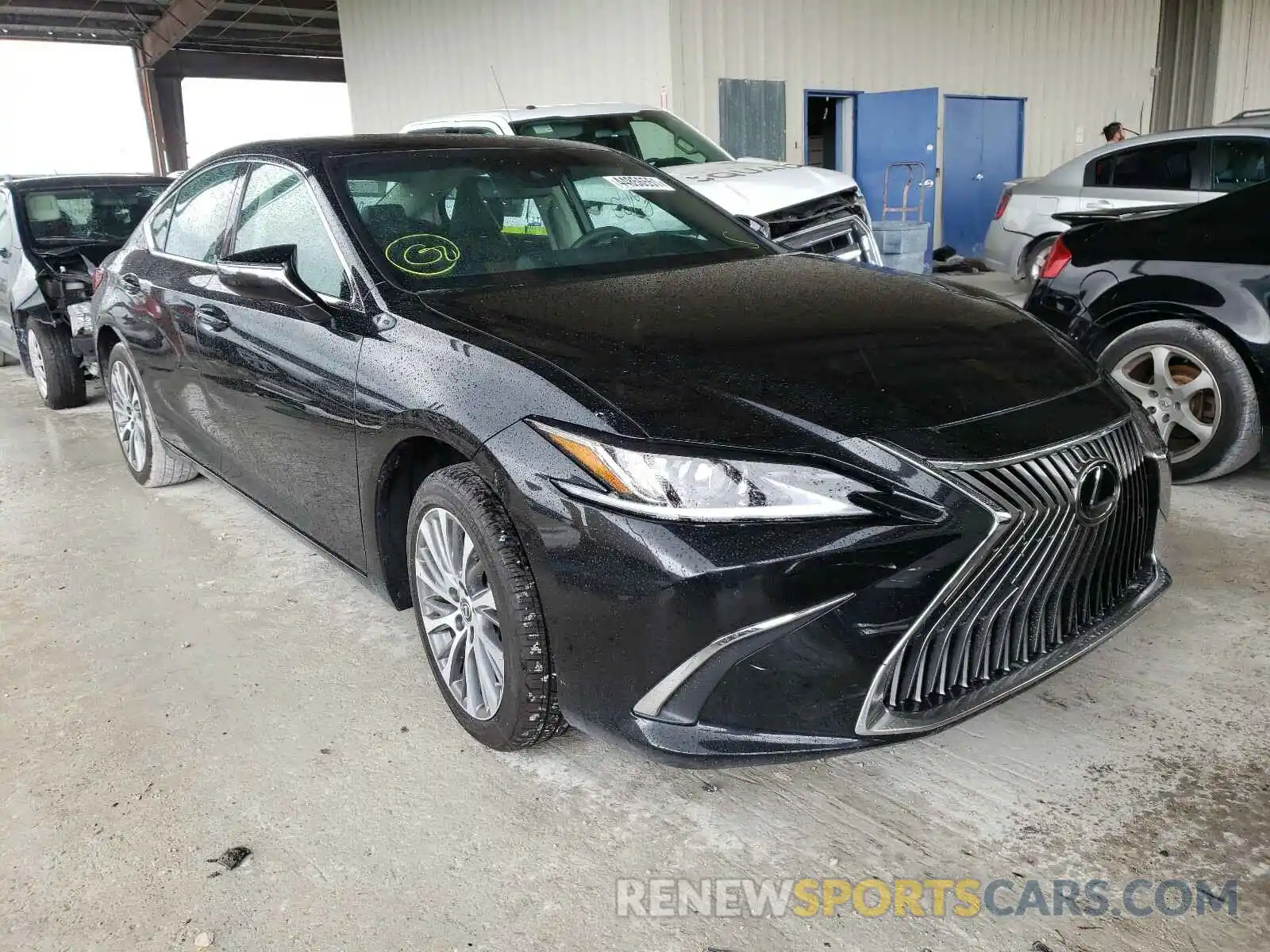 1 Photograph of a damaged car 58ADZ1B12LU057563 LEXUS ES350 2020