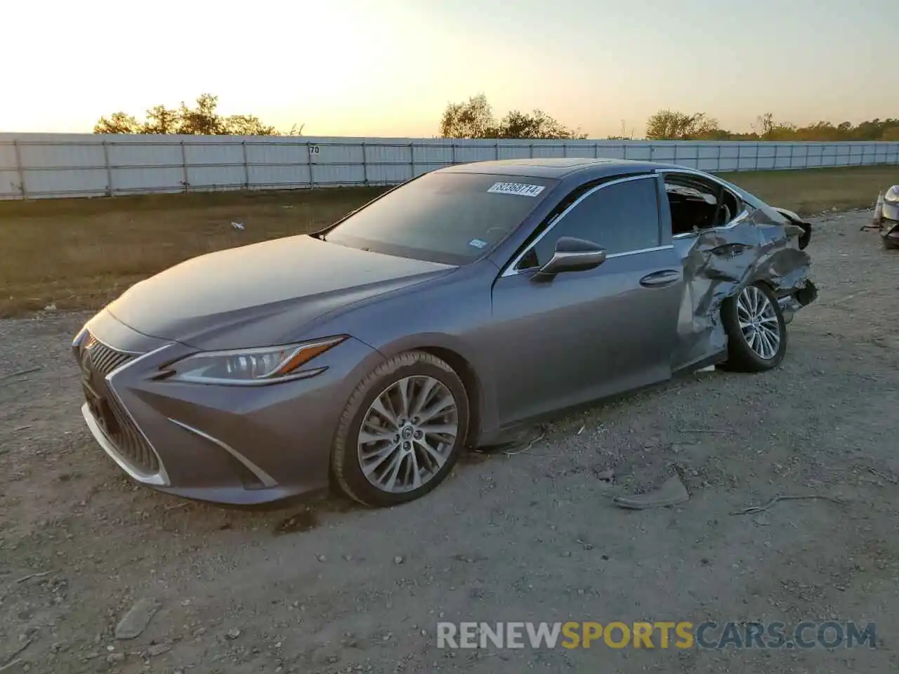 1 Photograph of a damaged car 58ADZ1B12LU074153 LEXUS ES350 2020