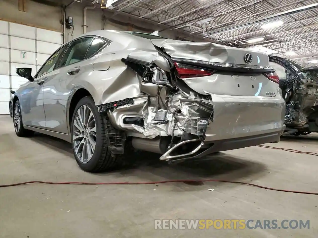 9 Photograph of a damaged car 58ADZ1B13LU076638 LEXUS ES350 2020