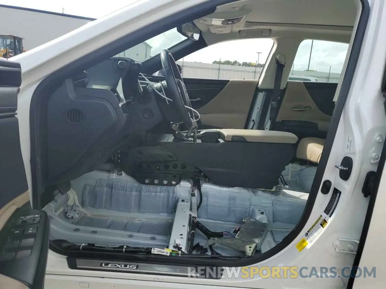 7 Photograph of a damaged car 58ADZ1B15LU056679 LEXUS ES350 2020