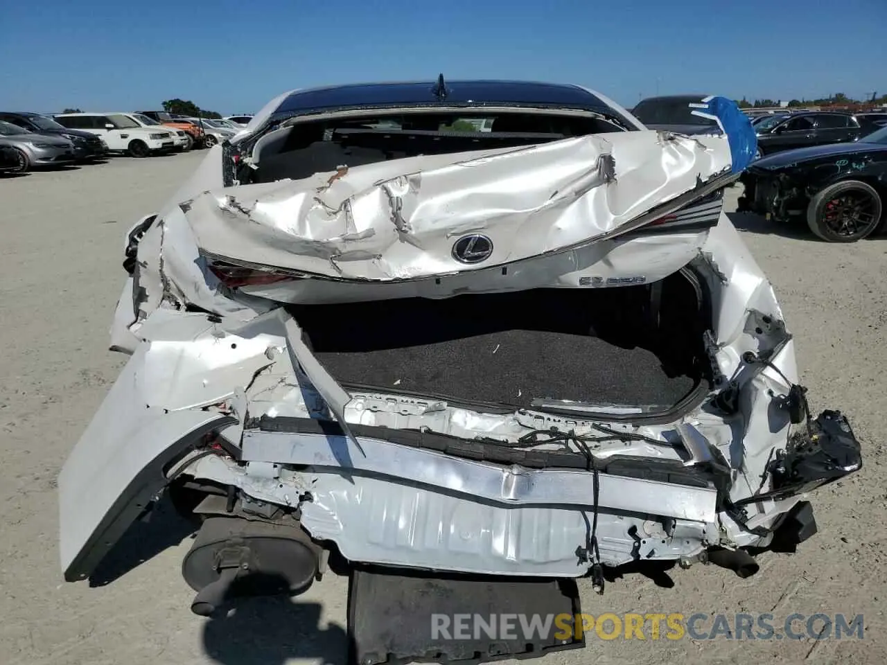 6 Photograph of a damaged car 58ADZ1B15LU070484 LEXUS ES350 2020