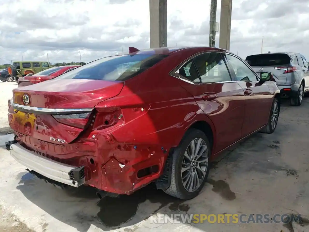 4 Photograph of a damaged car 58ADZ1B16LU055654 LEXUS ES350 2020