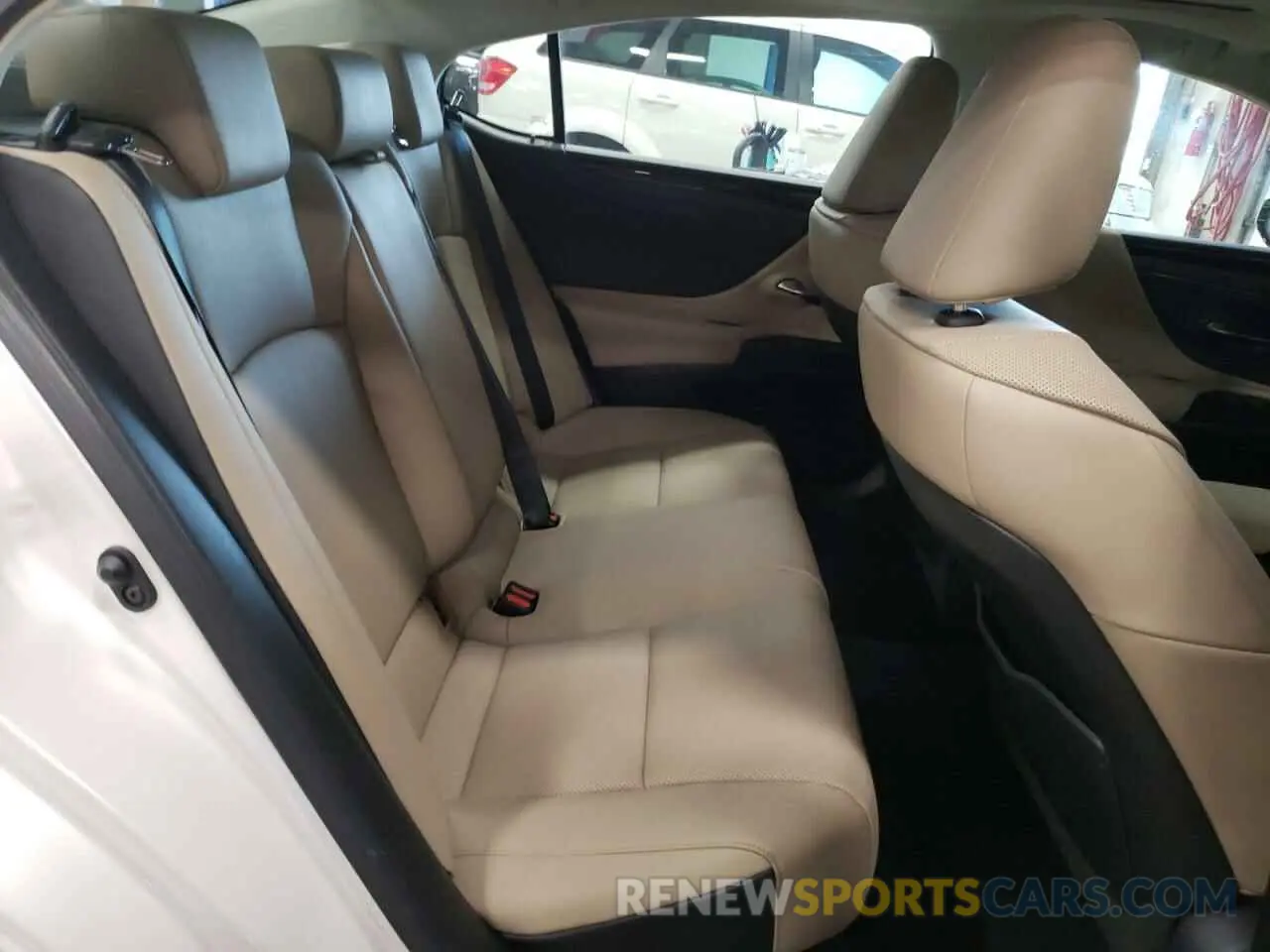 10 Photograph of a damaged car 58ADZ1B16LU068582 LEXUS ES350 2020