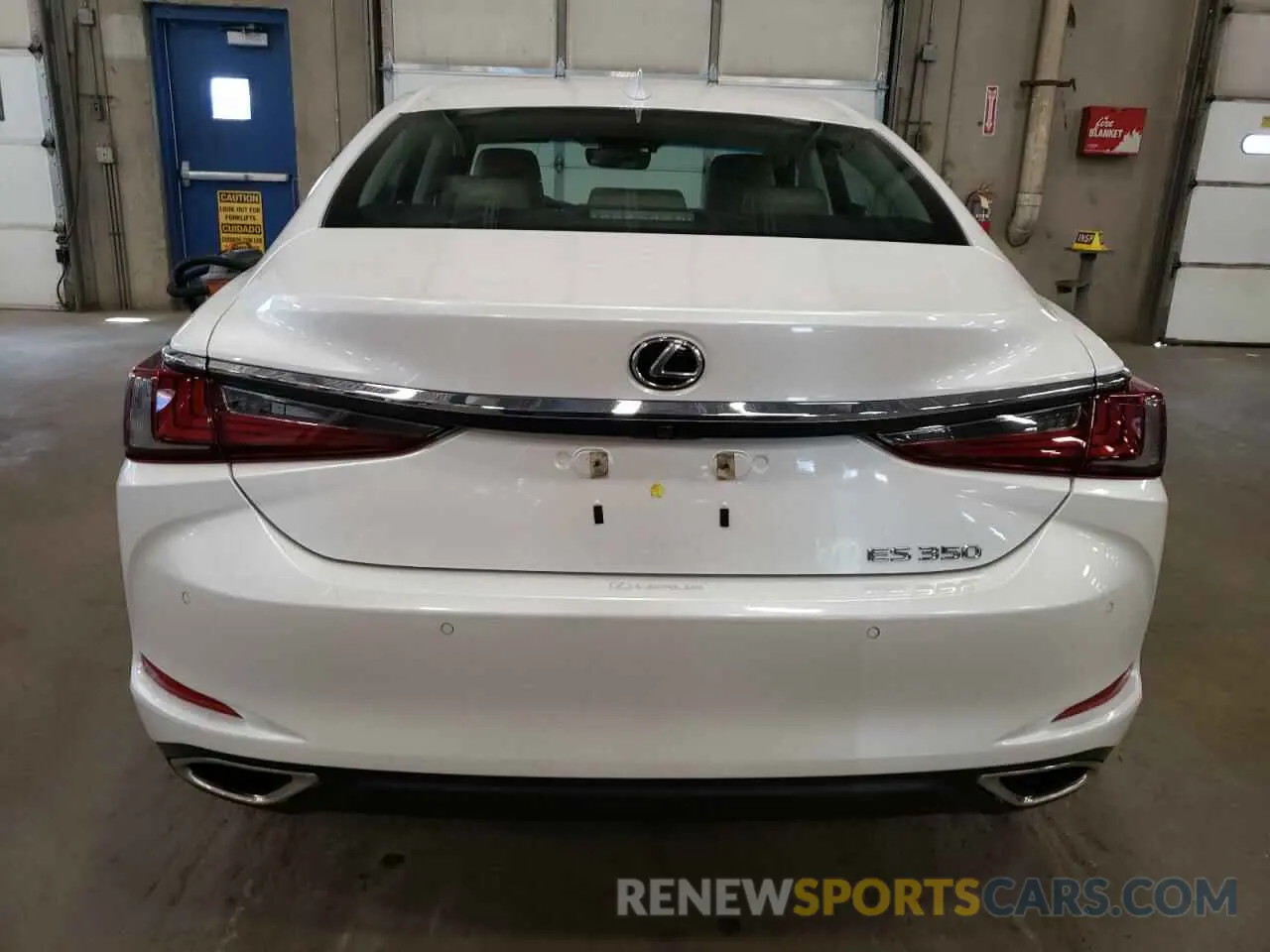 6 Photograph of a damaged car 58ADZ1B16LU068582 LEXUS ES350 2020