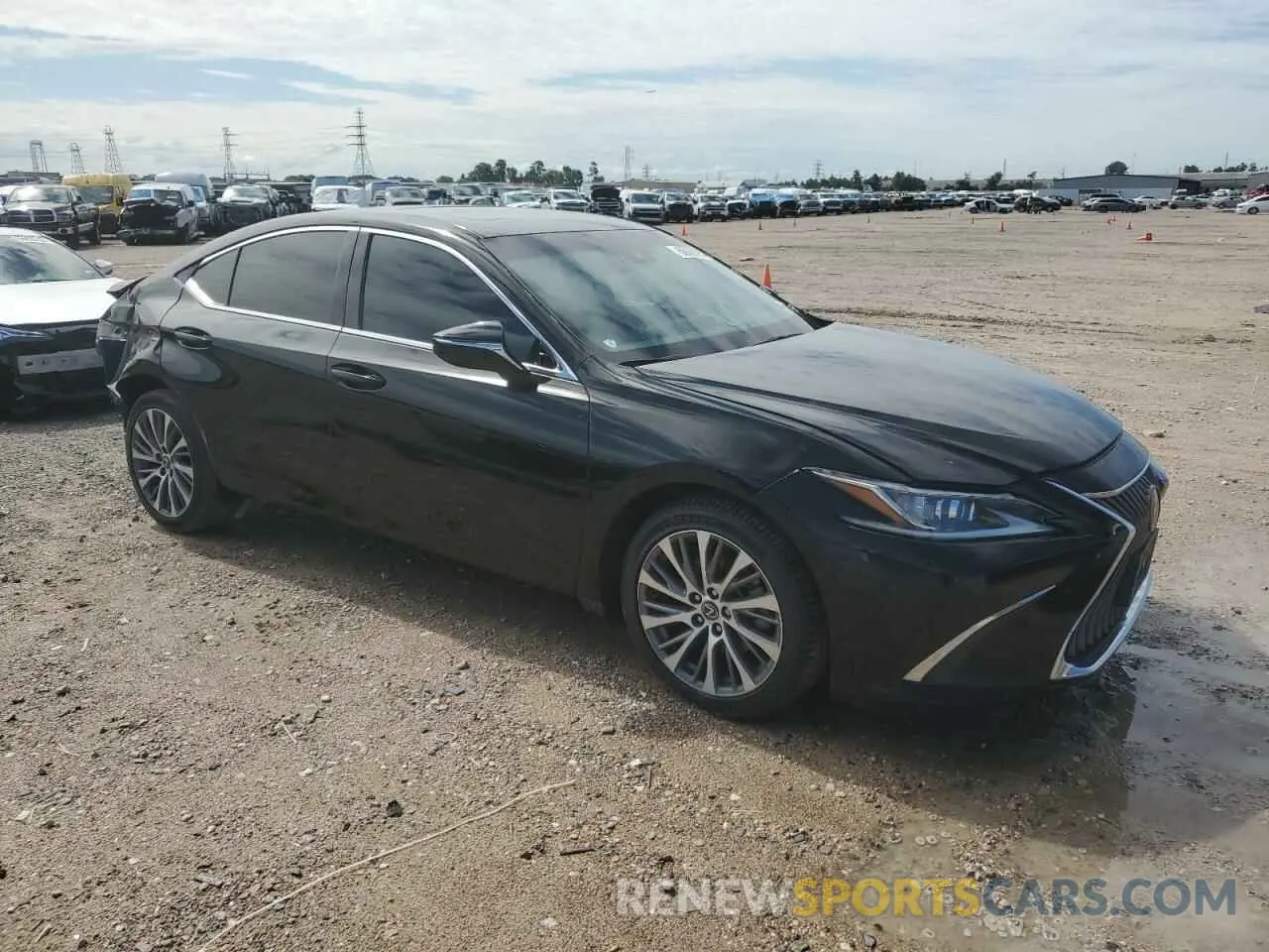 4 Photograph of a damaged car 58ADZ1B16LU070039 LEXUS ES350 2020