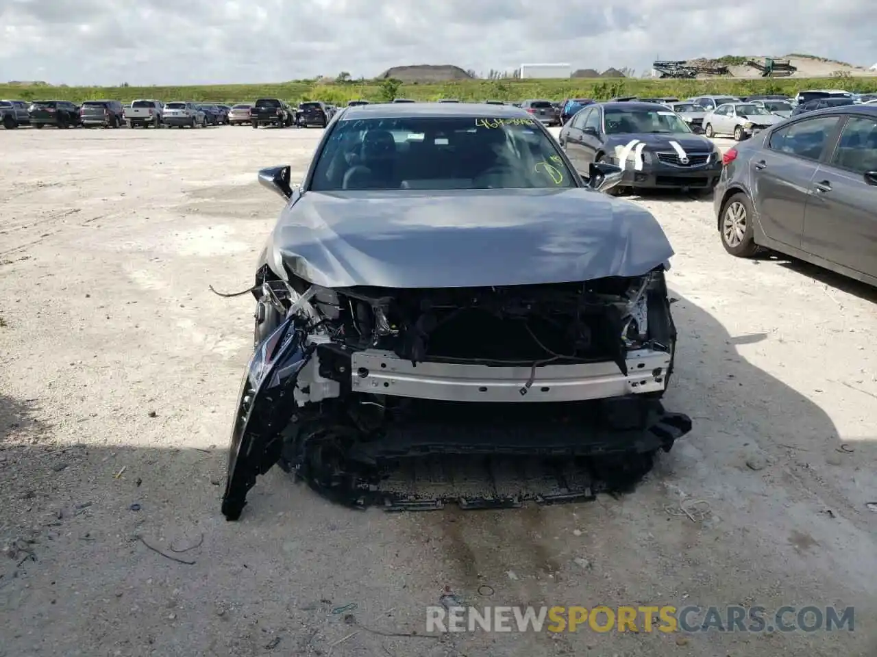 9 Photograph of a damaged car 58ADZ1B17LU064492 LEXUS ES350 2020