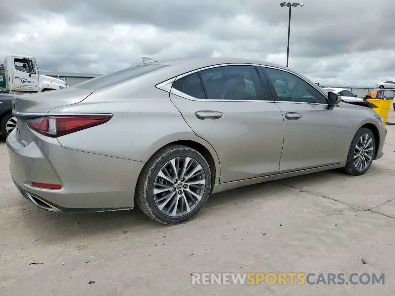3 Photograph of a damaged car 58ADZ1B17LU077730 LEXUS ES350 2020