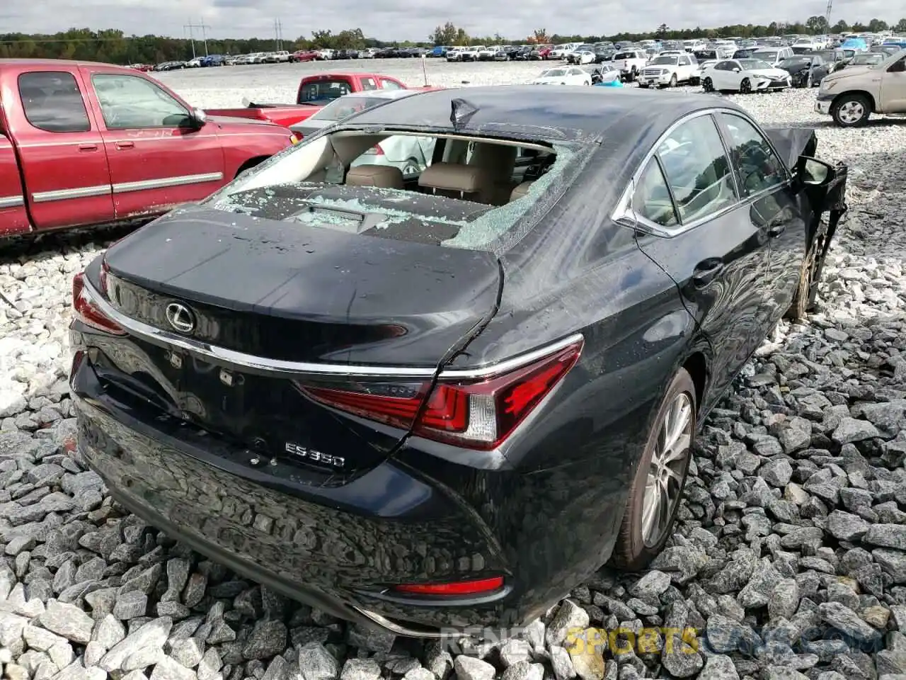 4 Photograph of a damaged car 58ADZ1B18LU052125 LEXUS ES350 2020