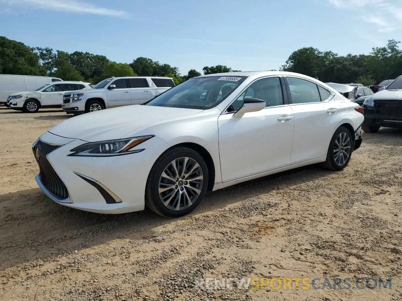 1 Photograph of a damaged car 58ADZ1B18LU052674 LEXUS ES350 2020