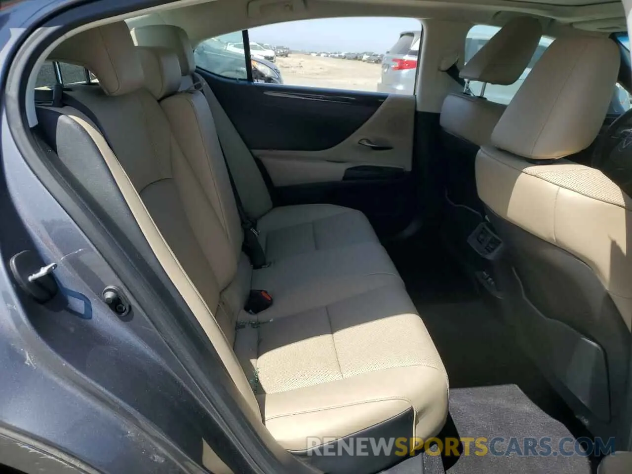 10 Photograph of a damaged car 58ADZ1B18LU068809 LEXUS ES350 2020