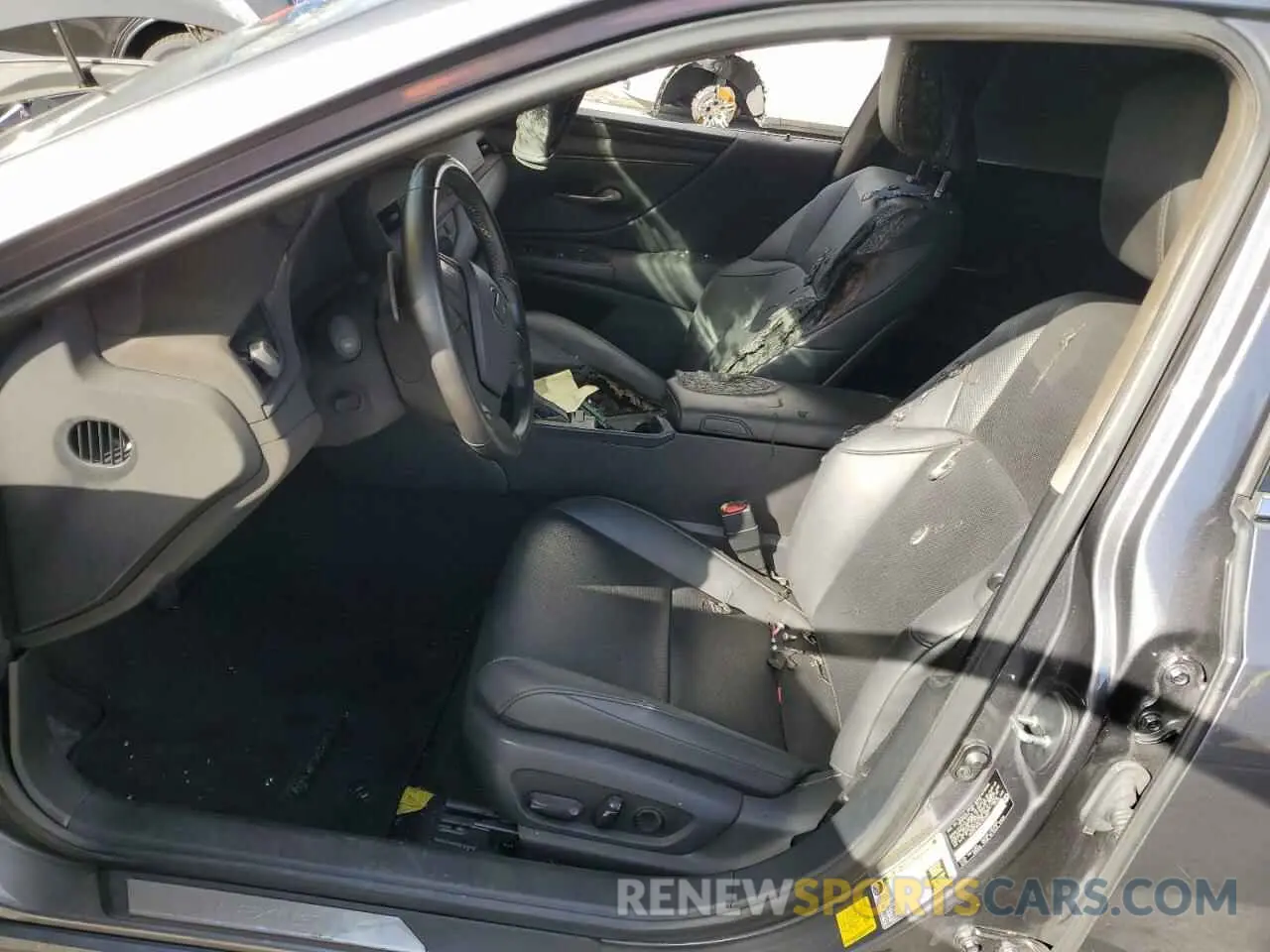 7 Photograph of a damaged car 58ADZ1B18LU076327 LEXUS ES350 2020