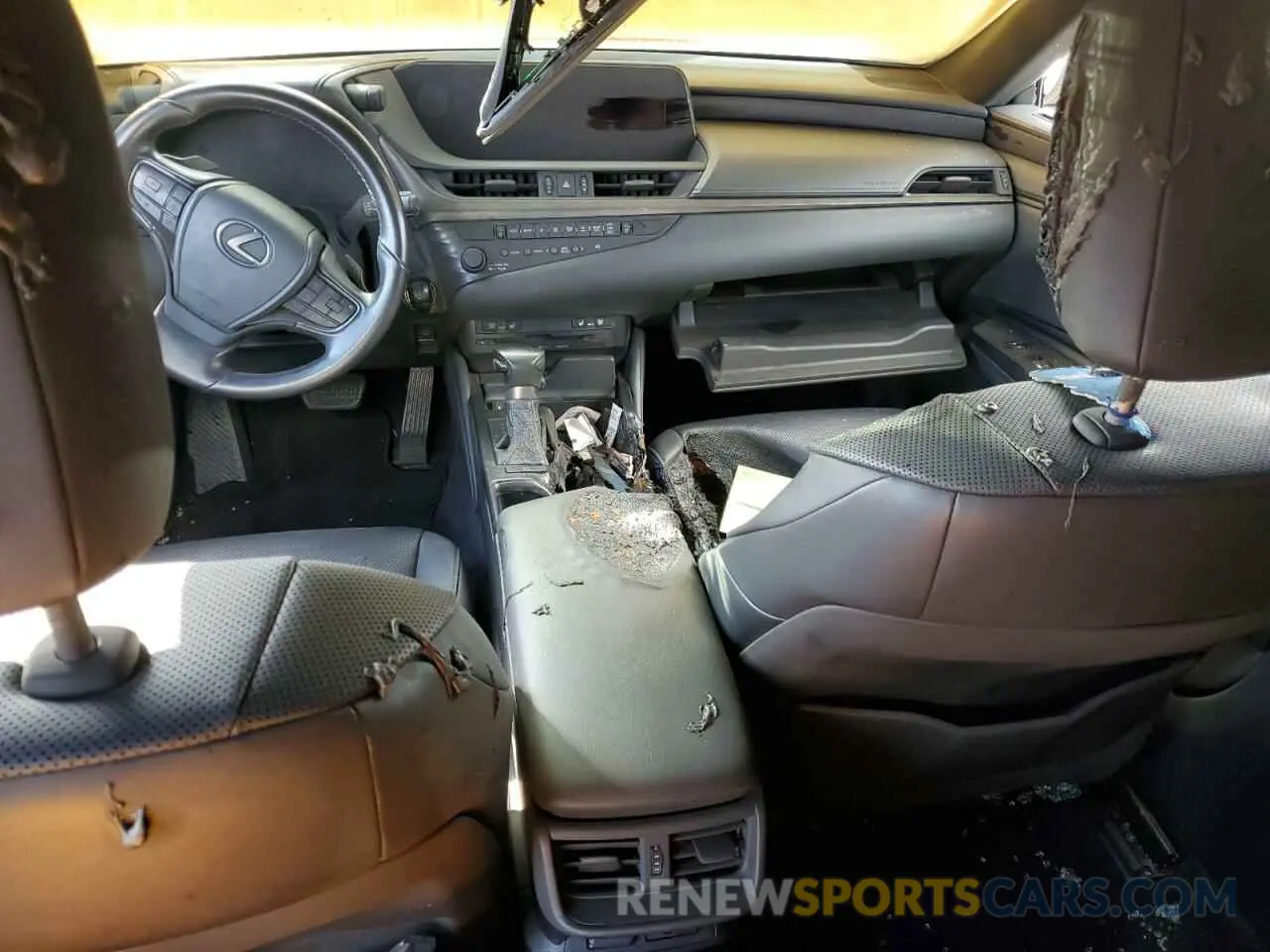 8 Photograph of a damaged car 58ADZ1B18LU076327 LEXUS ES350 2020