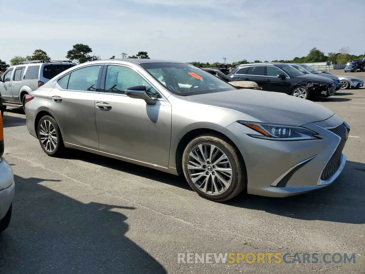 4 Photograph of a damaged car 58ADZ1B1XLU052966 LEXUS ES350 2020