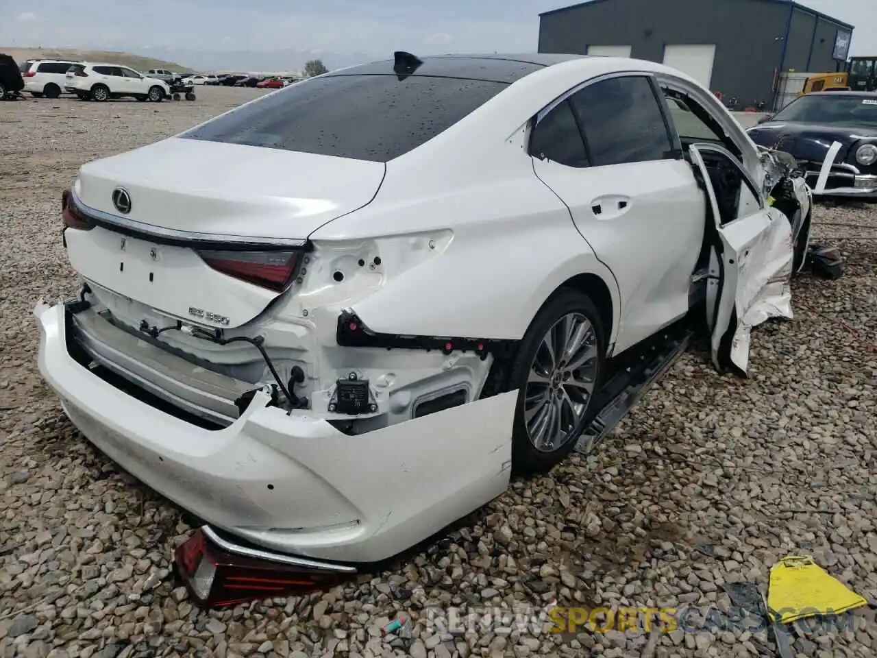 4 Photograph of a damaged car 58ADZ1B1XLU069329 LEXUS ES350 2020