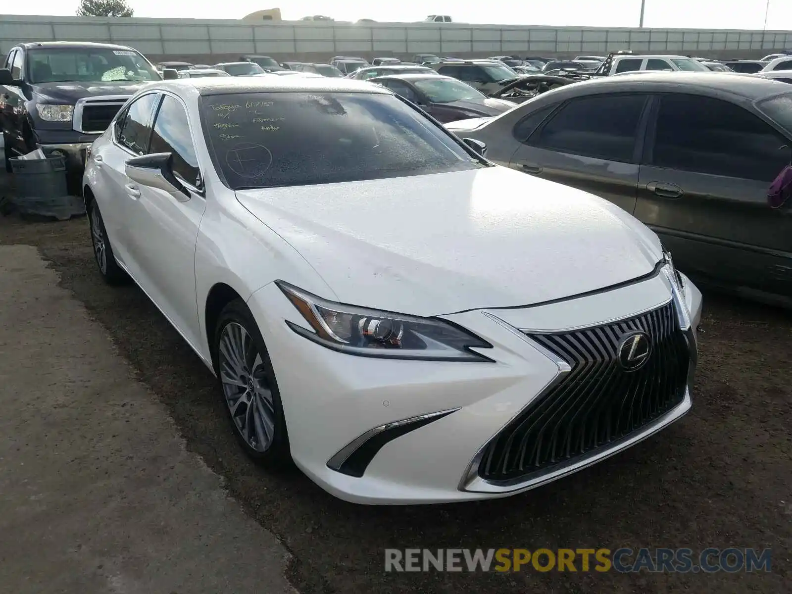 1 Photograph of a damaged car 58ADZ1B1XLU070299 LEXUS ES350 2020