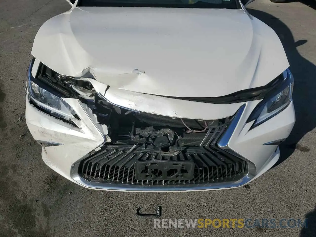 12 Photograph of a damaged car 58AEZ1B11LU058384 LEXUS ES350 2020