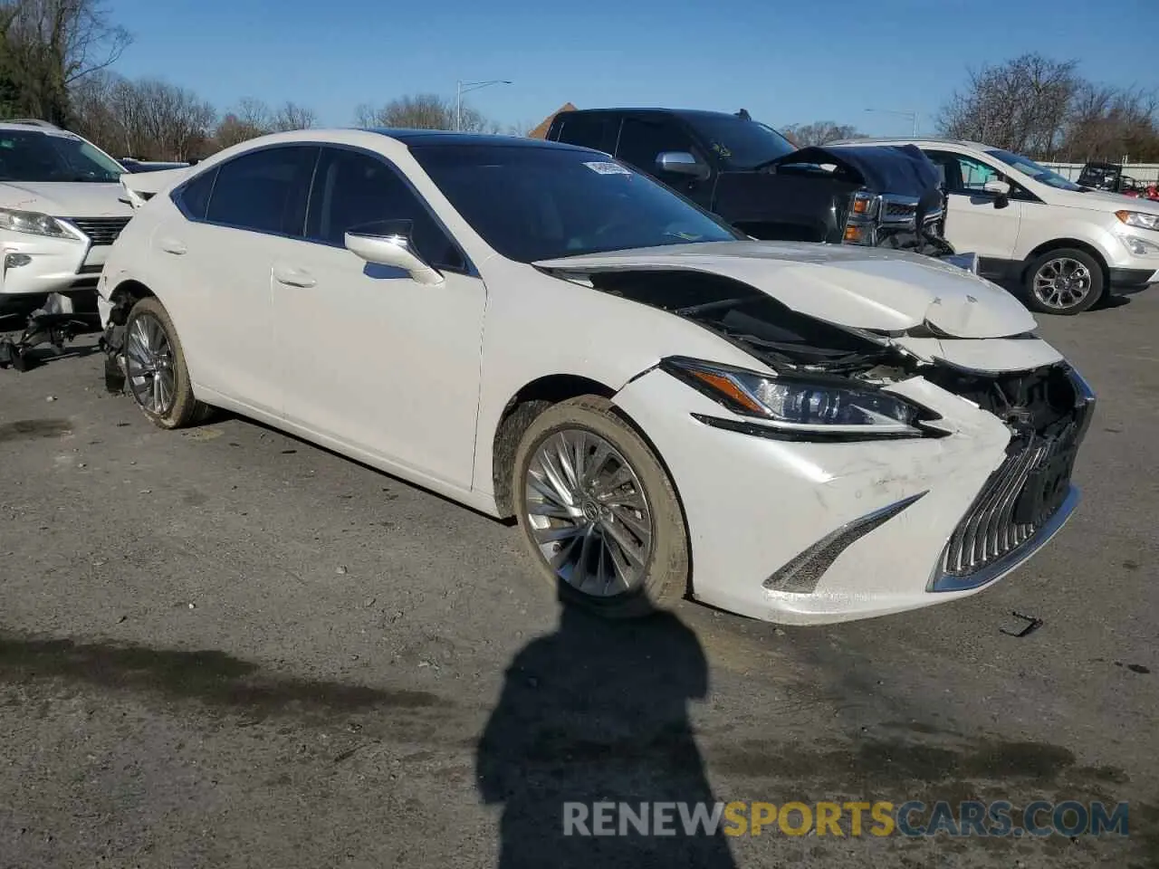4 Photograph of a damaged car 58AEZ1B11LU058384 LEXUS ES350 2020