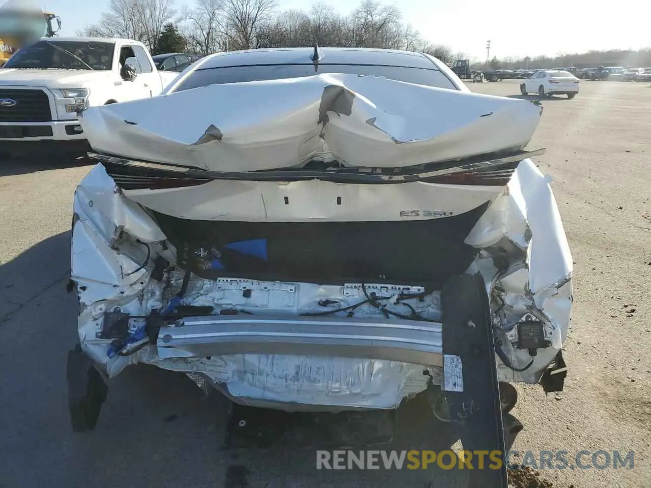 6 Photograph of a damaged car 58AEZ1B11LU058384 LEXUS ES350 2020
