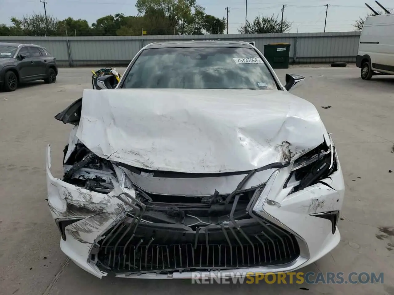 5 Photograph of a damaged car 58AEZ1B11LU078506 LEXUS ES350 2020