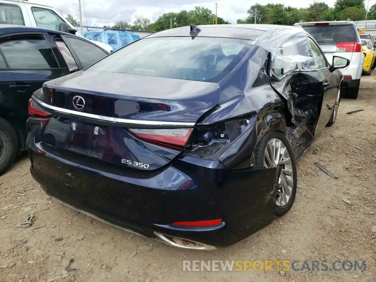 4 Photograph of a damaged car 58AEZ1B16LU056114 LEXUS ES350 2020