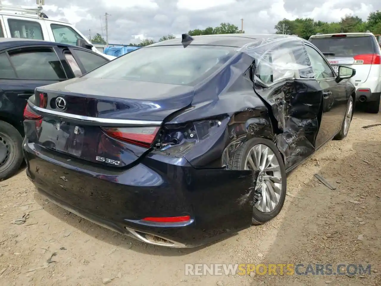 9 Photograph of a damaged car 58AEZ1B16LU056114 LEXUS ES350 2020