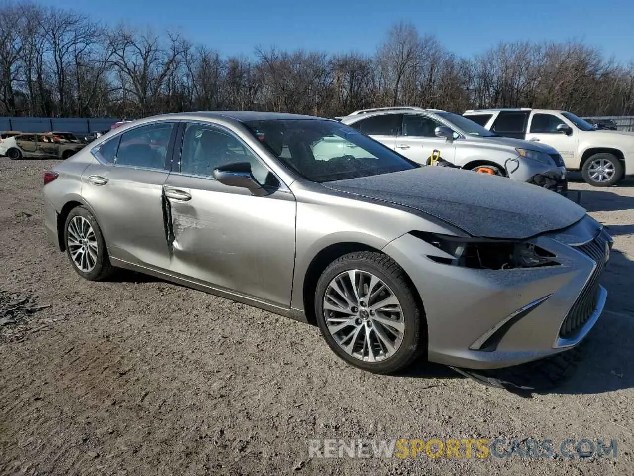 4 Photograph of a damaged car 58AEZ1B16LU057778 LEXUS ES350 2020