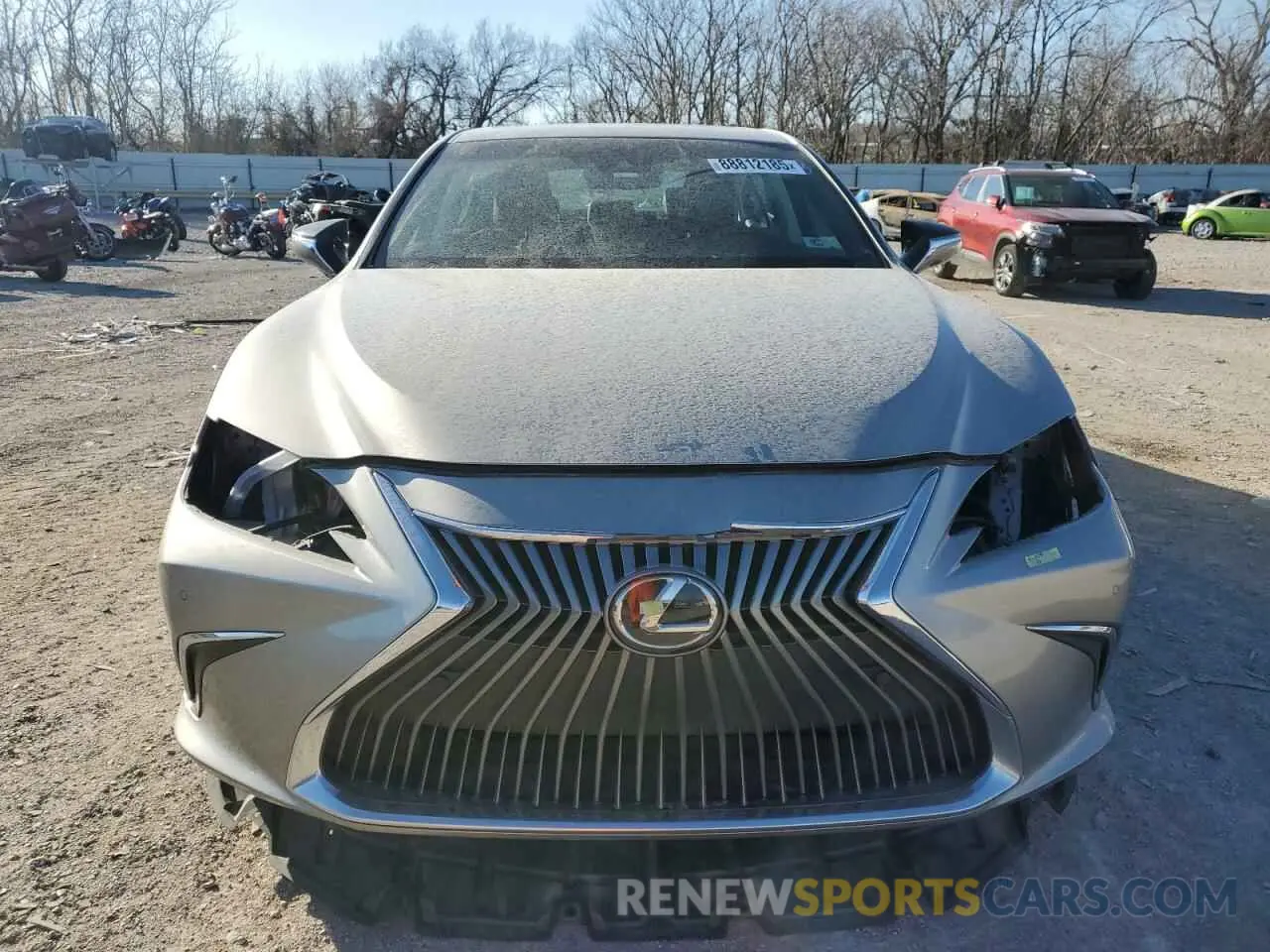 5 Photograph of a damaged car 58AEZ1B16LU057778 LEXUS ES350 2020