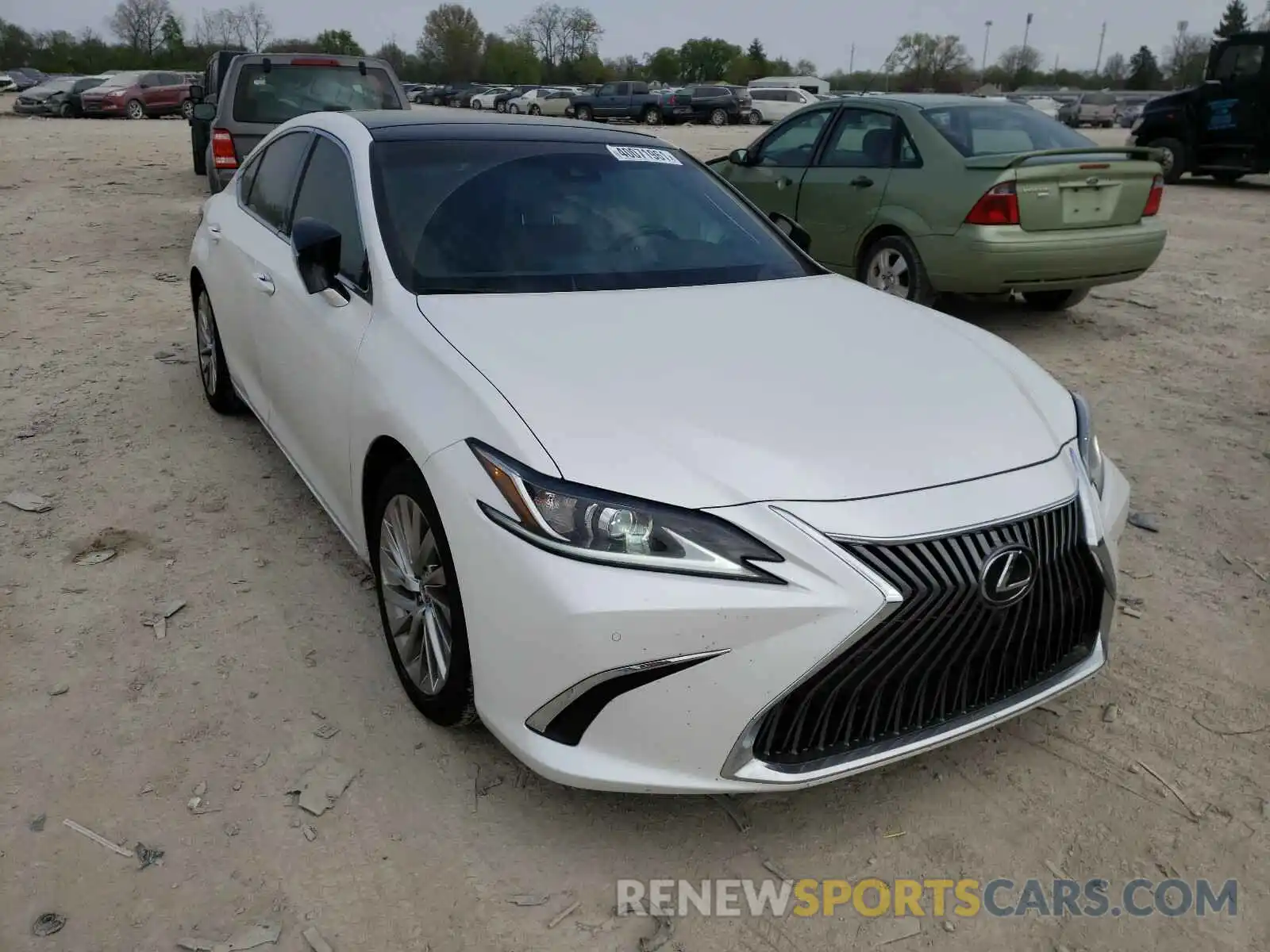 1 Photograph of a damaged car 58AEZ1B17LU057630 LEXUS ES350 2020