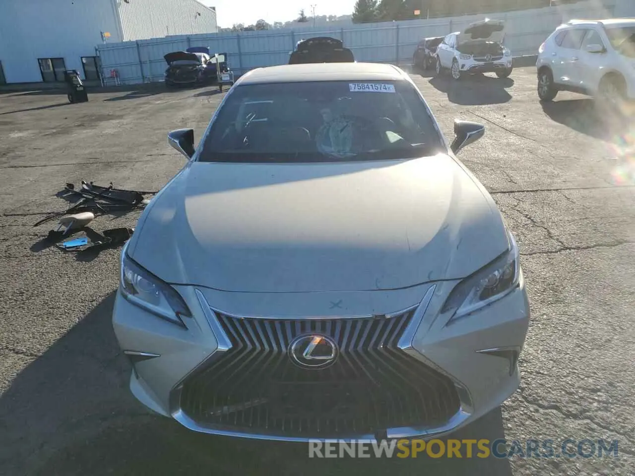 5 Photograph of a damaged car 58AEZ1B17LU074461 LEXUS ES350 2020