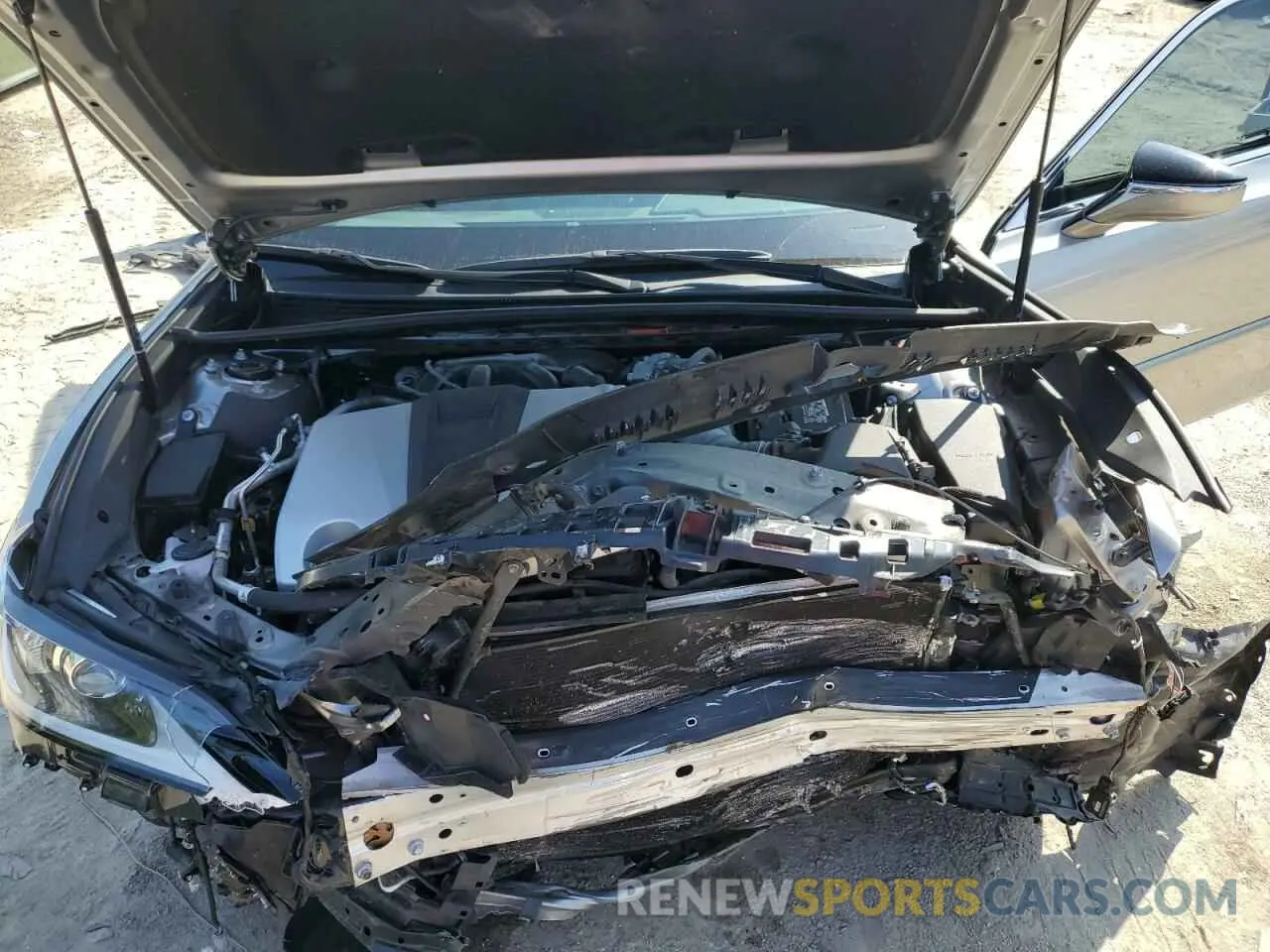 11 Photograph of a damaged car 58AEZ1B18LU073187 LEXUS ES350 2020