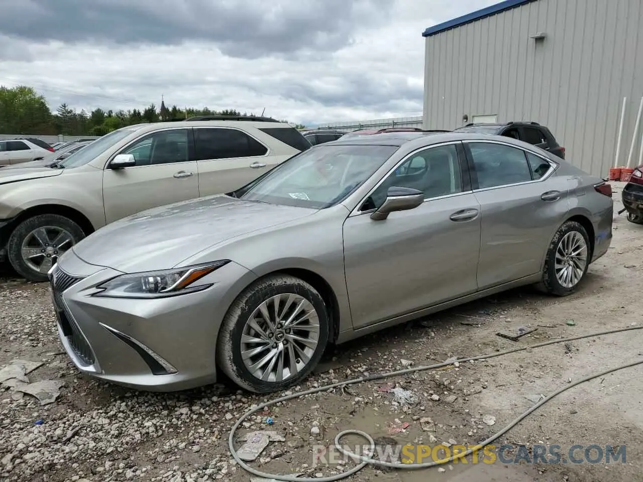 1 Photograph of a damaged car 58AEZ1B18LU073576 LEXUS ES350 2020