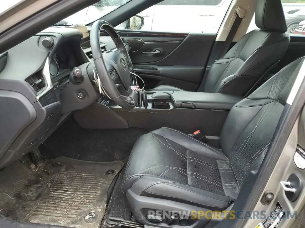 7 Photograph of a damaged car 58AEZ1B18LU073576 LEXUS ES350 2020