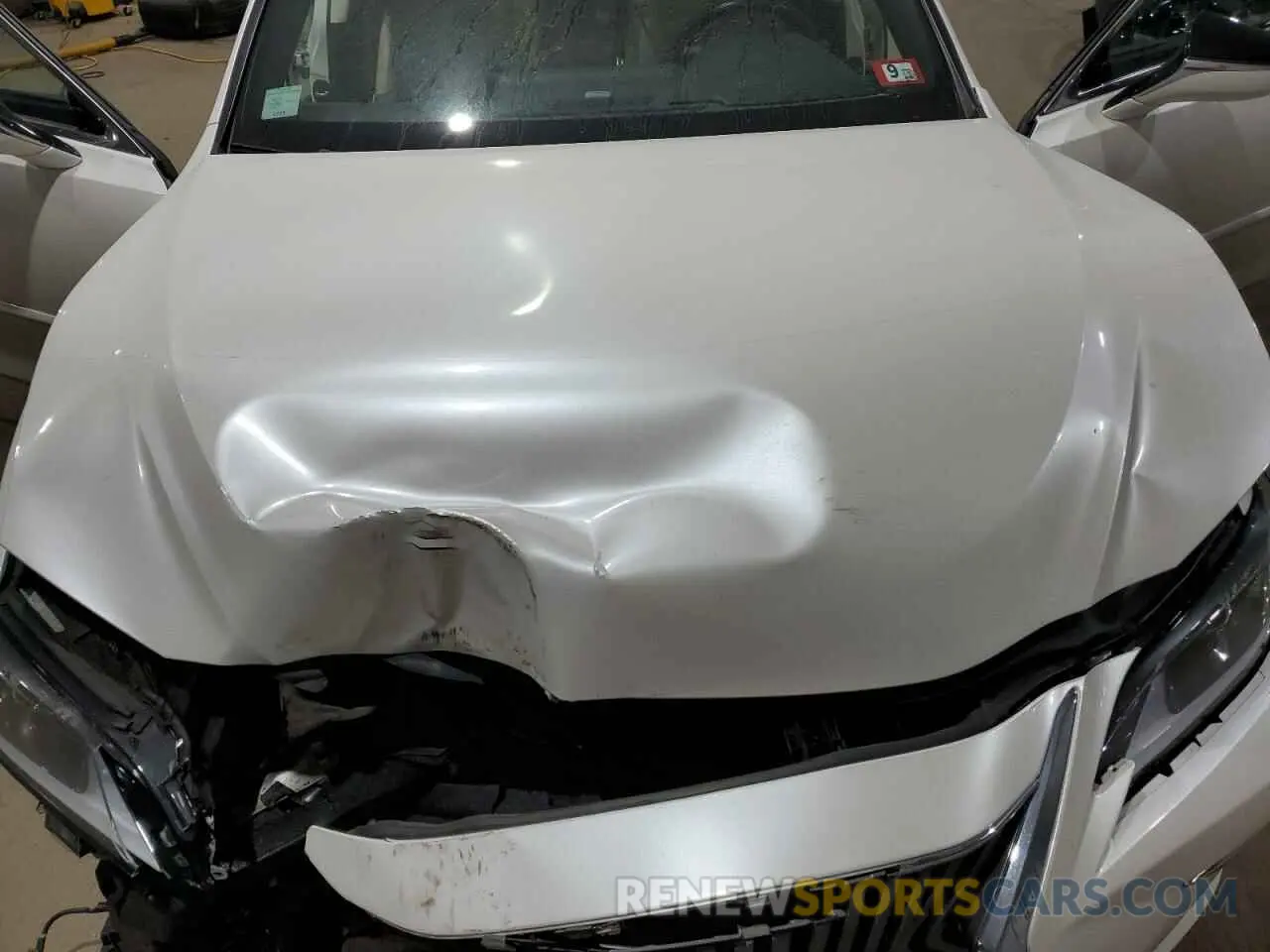 11 Photograph of a damaged car 58AEZ1B1XLU060005 LEXUS ES350 2020