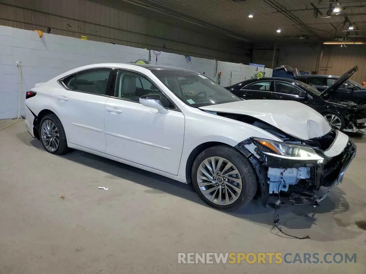 4 Photograph of a damaged car 58AEZ1B1XLU060005 LEXUS ES350 2020