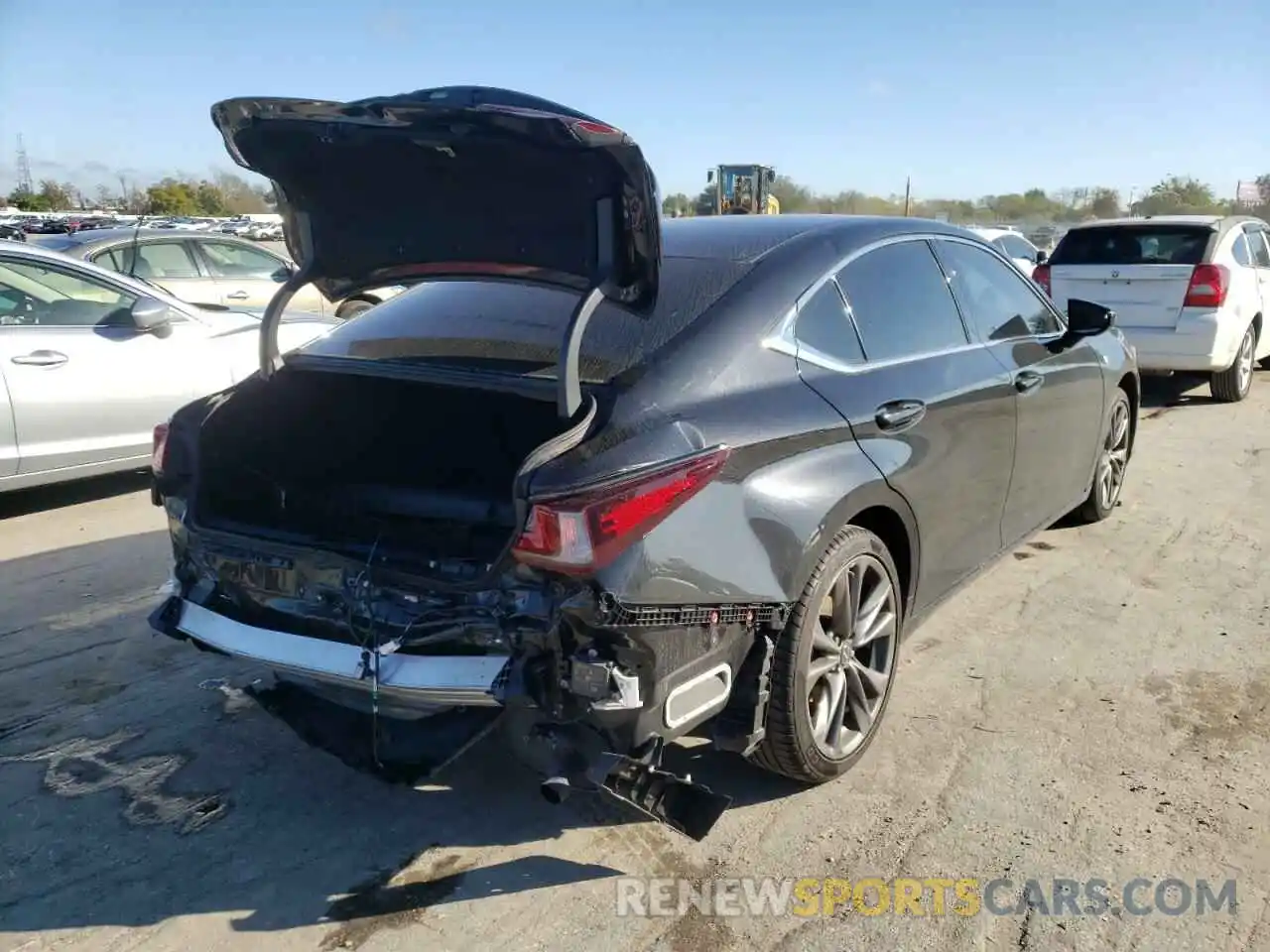 4 Photograph of a damaged car 58AGZ1B11LU058412 LEXUS ES350 2020