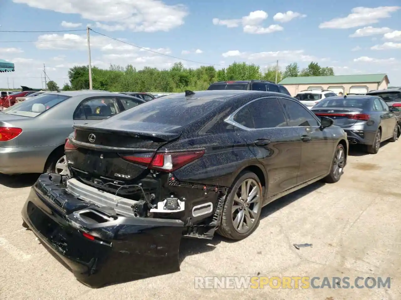 4 Photograph of a damaged car 58AGZ1B13LU069332 LEXUS ES350 2020