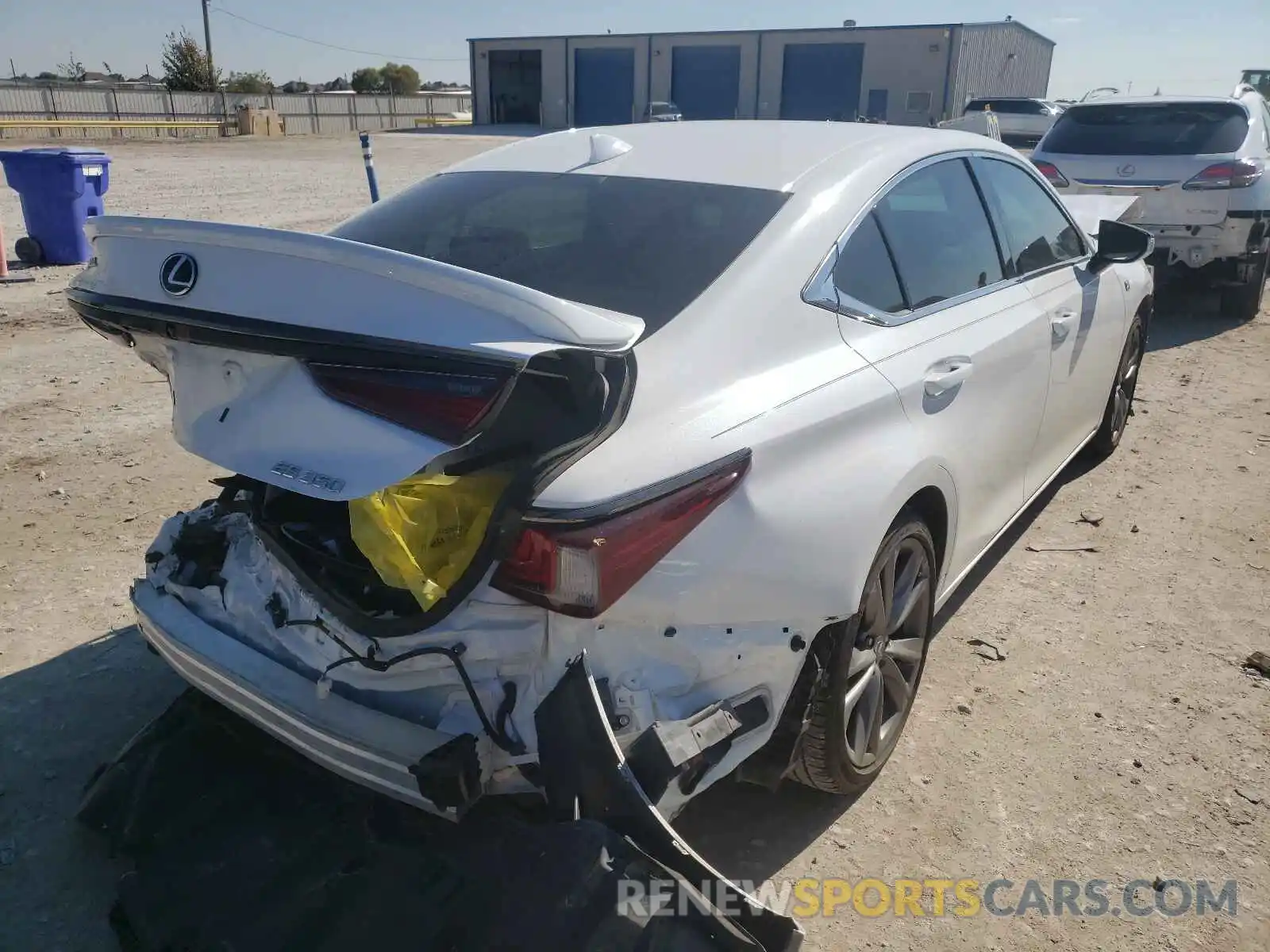 4 Photograph of a damaged car 58AGZ1B13LU078113 LEXUS ES350 2020