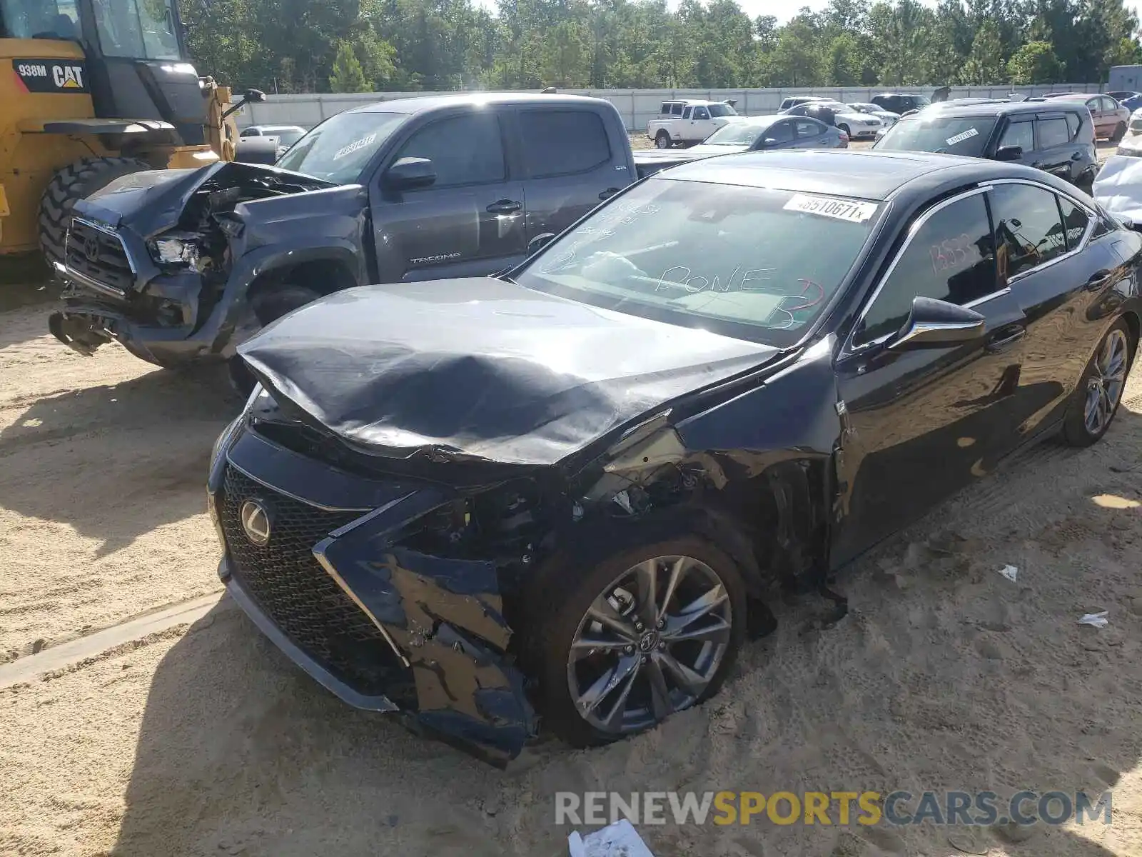 2 Photograph of a damaged car 58AGZ1B15LU058011 LEXUS ES350 2020