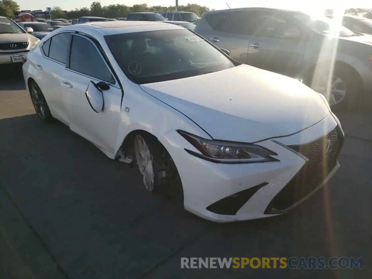 1 Photograph of a damaged car 58AGZ1B17LU080060 LEXUS ES350 2020