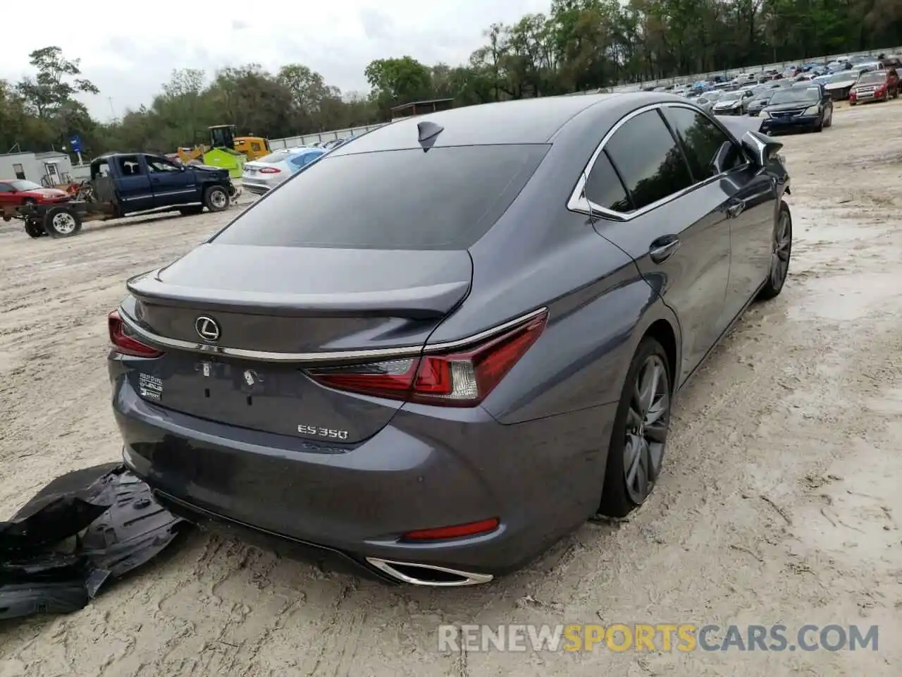 4 Photograph of a damaged car 58AGZ1B18LU056527 LEXUS ES350 2020