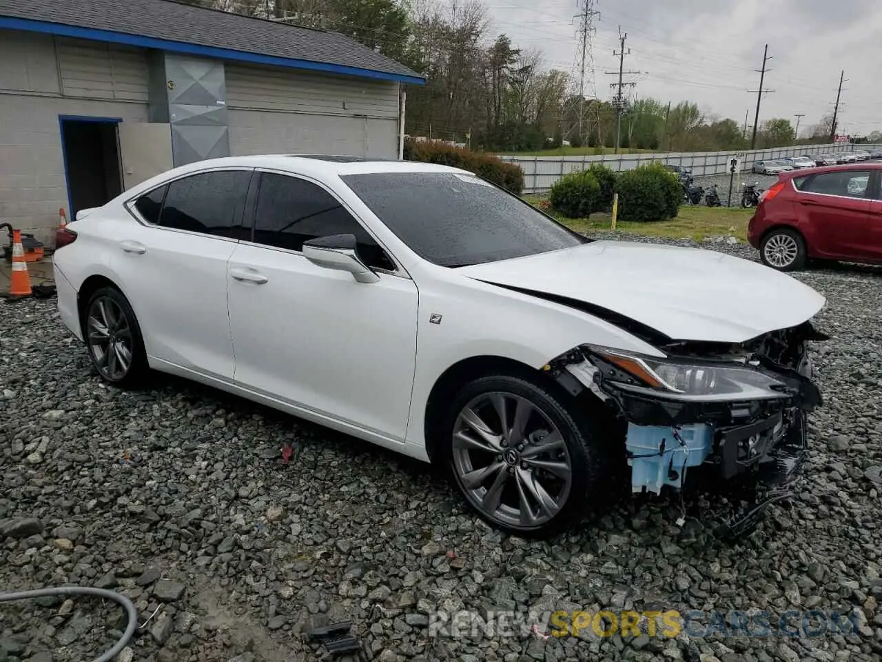 4 Photograph of a damaged car 58AGZ1B18LU060769 LEXUS ES350 2020