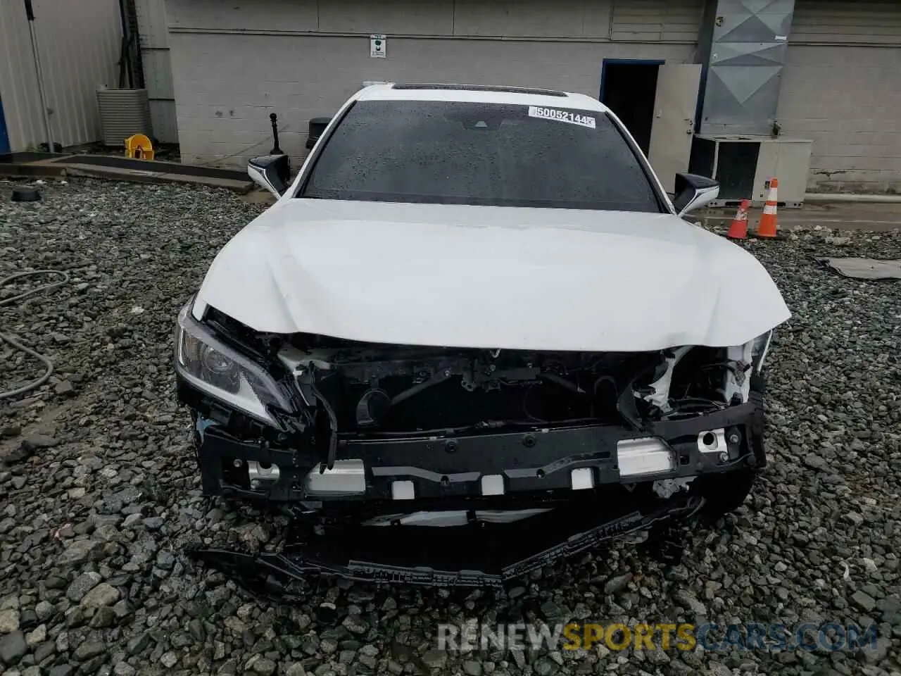 5 Photograph of a damaged car 58AGZ1B18LU060769 LEXUS ES350 2020