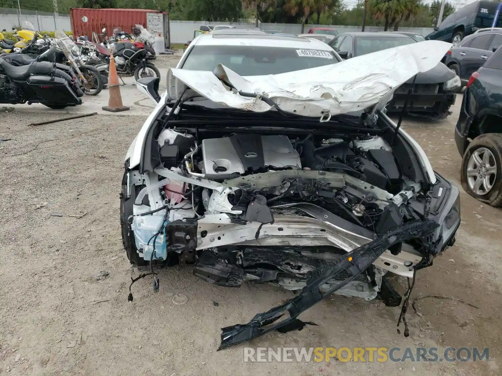 9 Photograph of a damaged car 58AGZ1B1XLU065763 LEXUS ES350 2020