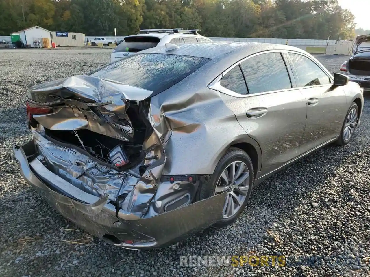 4 Photograph of a damaged car 58ACZ1B13MU087037 LEXUS ES350 2021