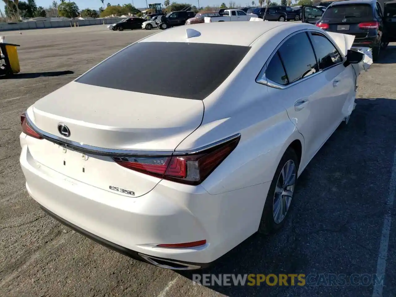 4 Photograph of a damaged car 58ACZ1B17MU100355 LEXUS ES350 2021