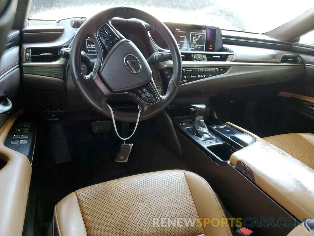 8 Photograph of a damaged car 58ACZ1B18MU082755 LEXUS ES350 2021