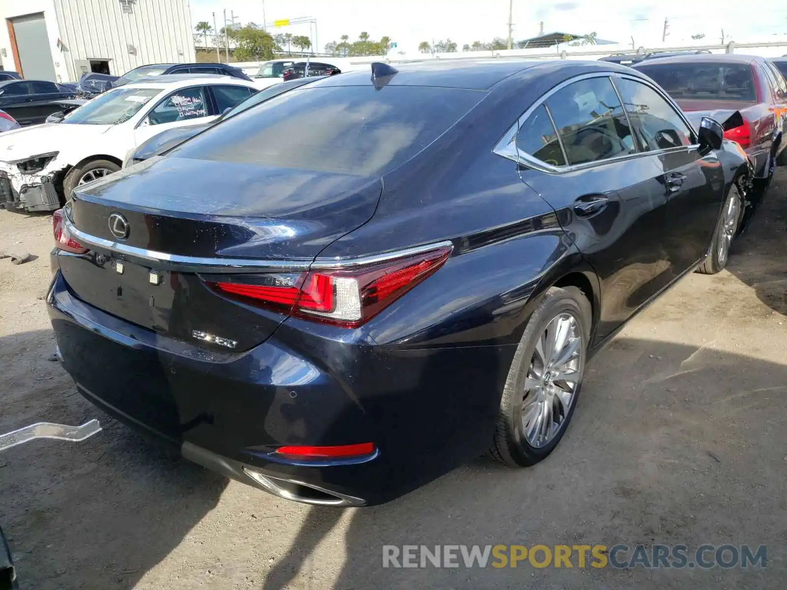 4 Photograph of a damaged car 58ADZ1B10MU083581 LEXUS ES350 2021