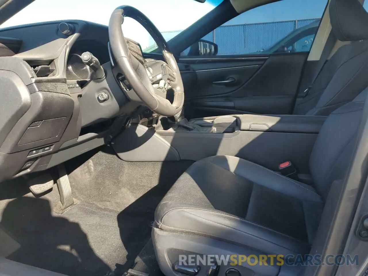 7 Photograph of a damaged car 58ADZ1B11MU090300 LEXUS ES350 2021