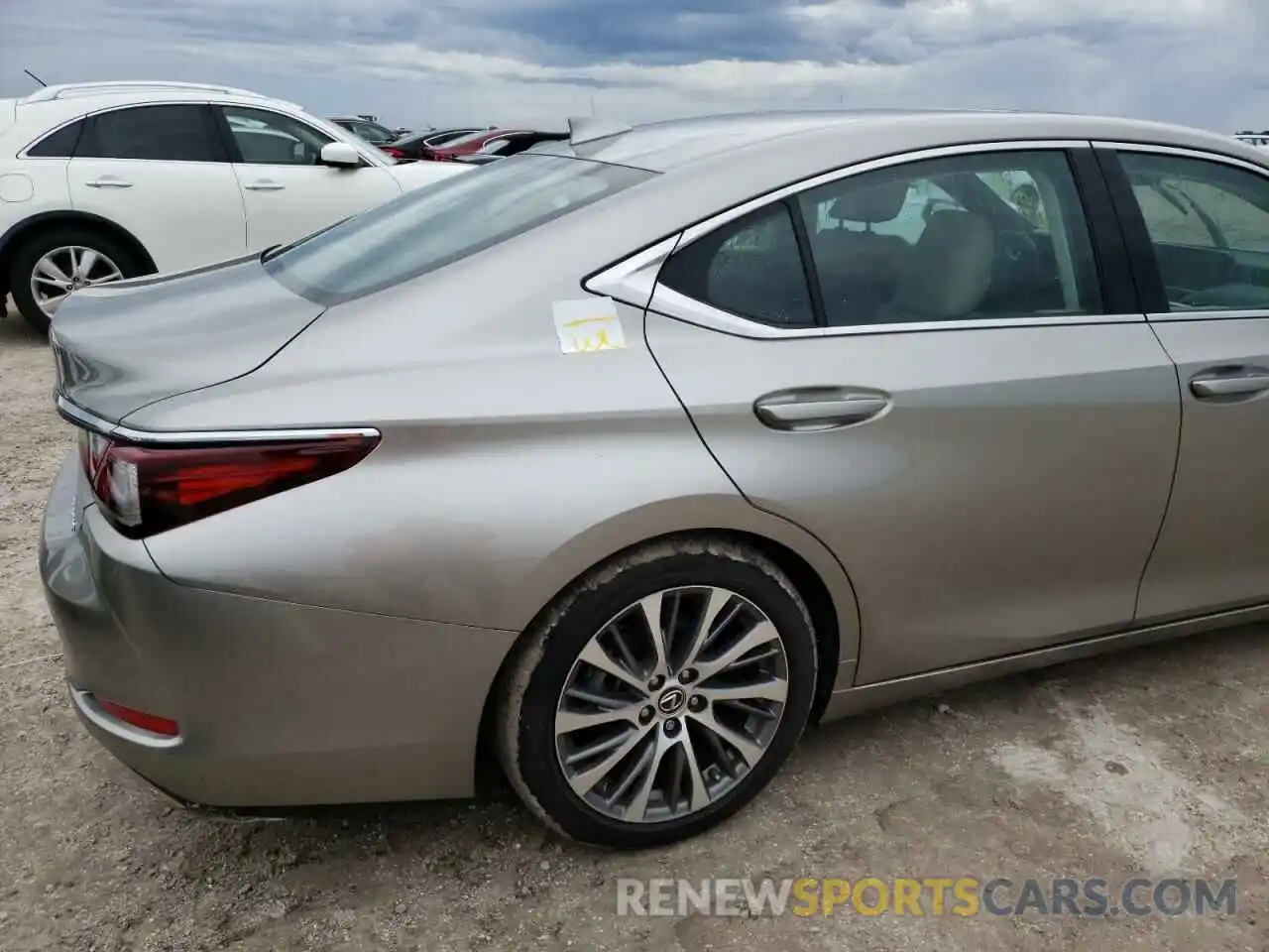 9 Photograph of a damaged car 58ADZ1B11MU098655 LEXUS ES350 2021